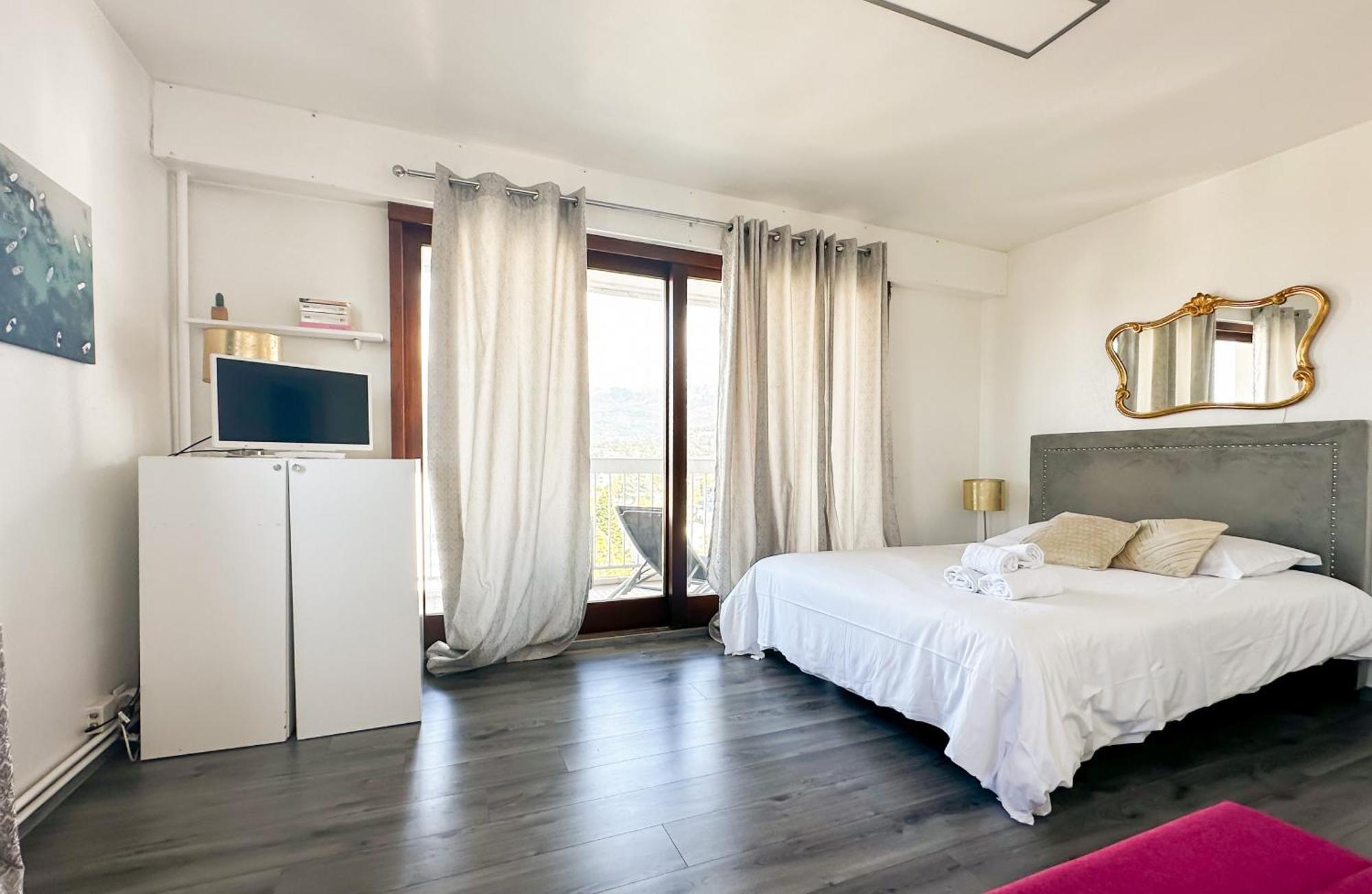 Appartamento Mont Royal Balcon Et Piscine Annecy Esterno foto