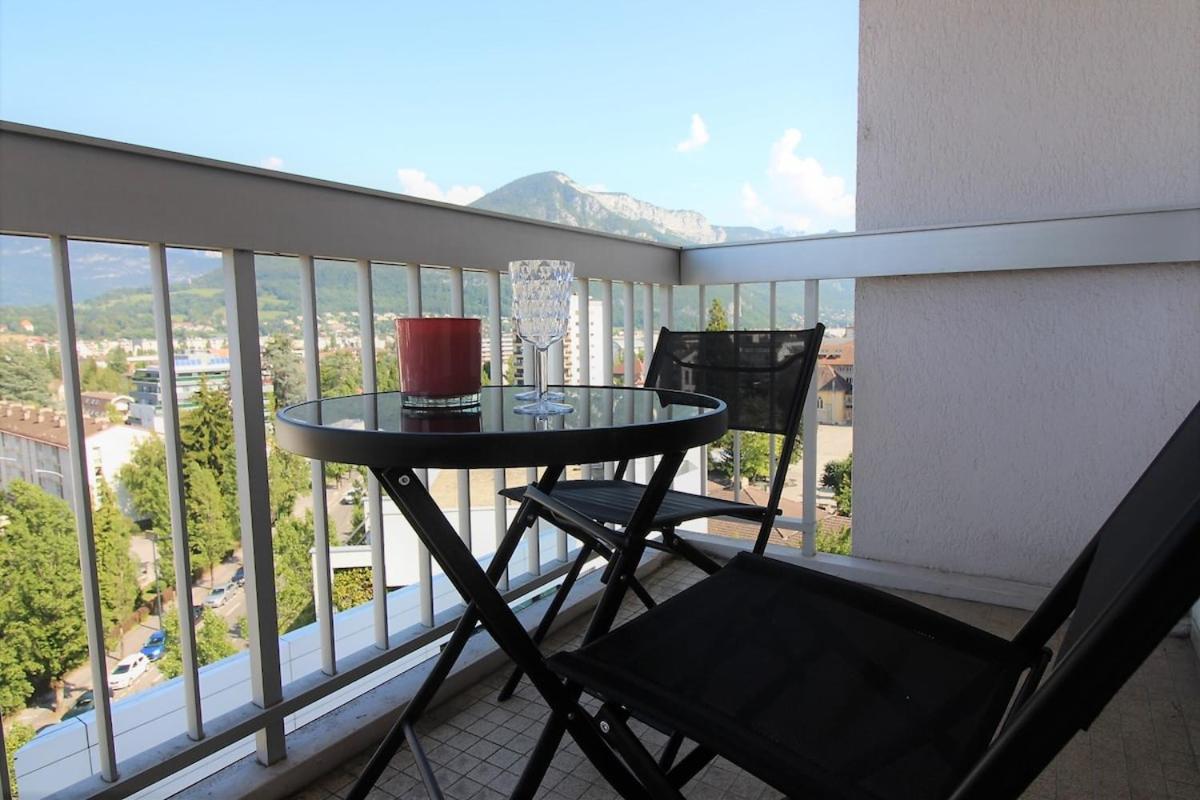 Appartamento Mont Royal Balcon Et Piscine Annecy Esterno foto