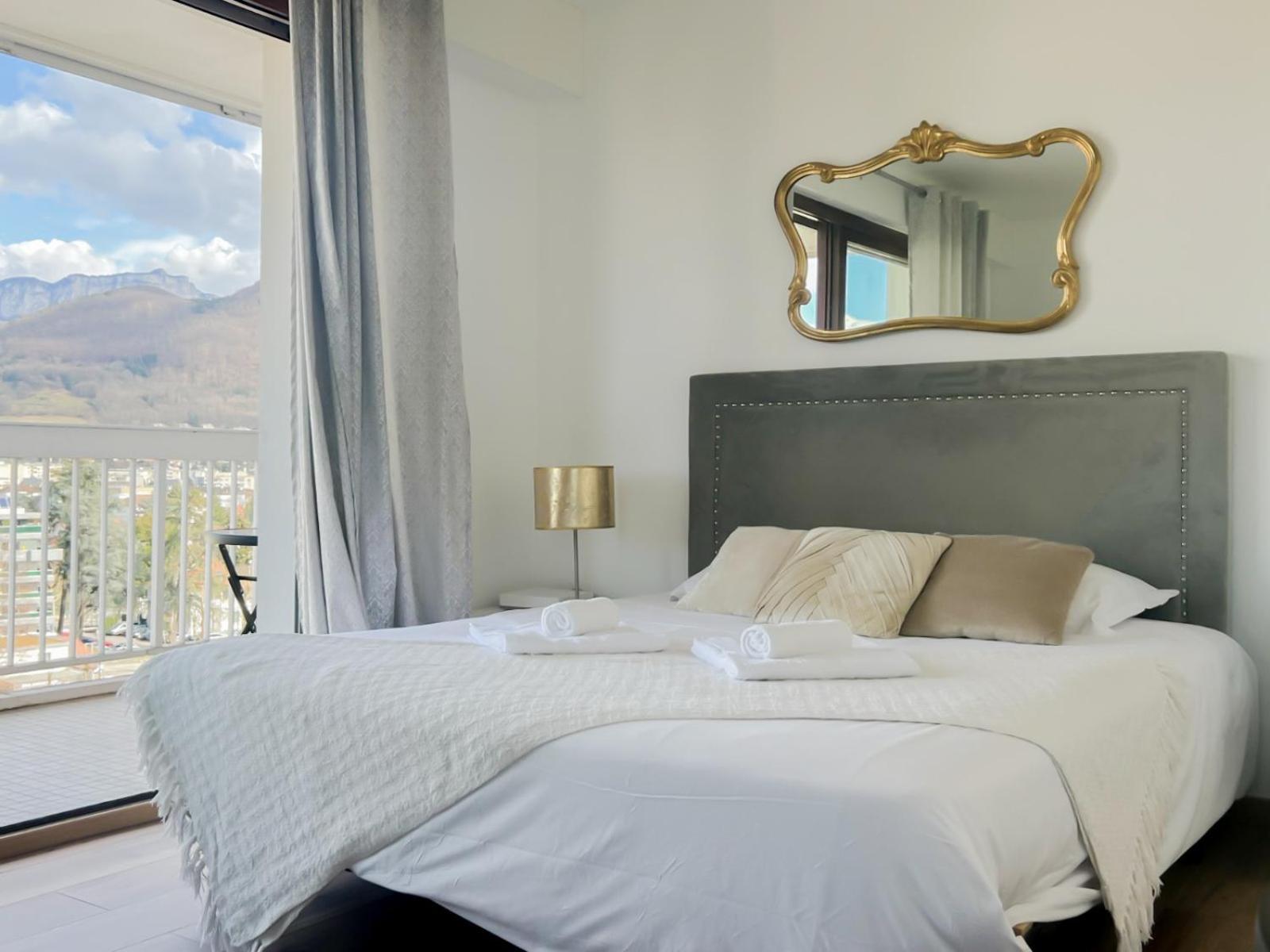 Appartamento Mont Royal Balcon Et Piscine Annecy Esterno foto